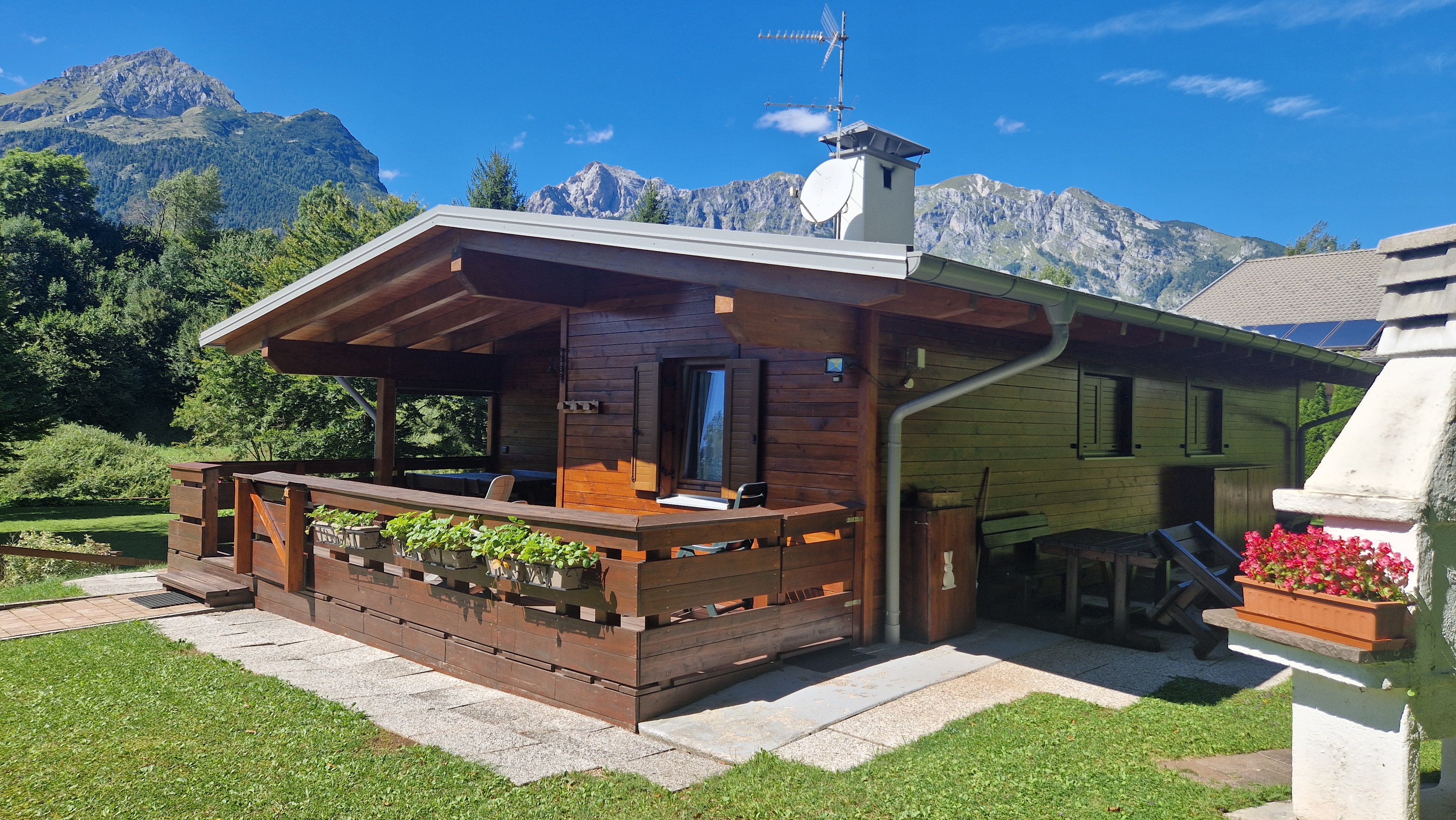 Chalet Lilly con le Dolomiti del Brenta sullo sfondo, Andalo