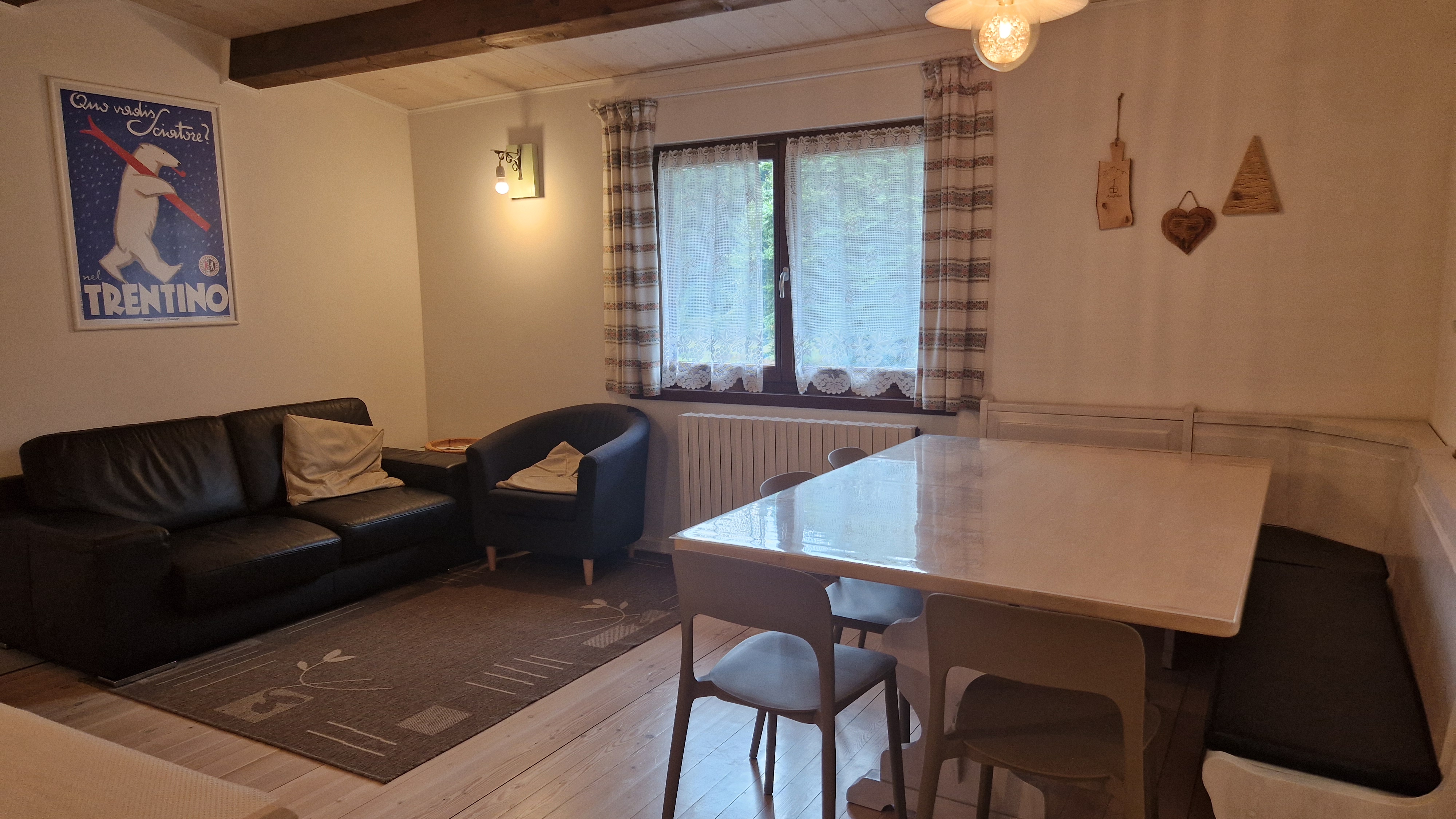 Living room con divano e zona relax